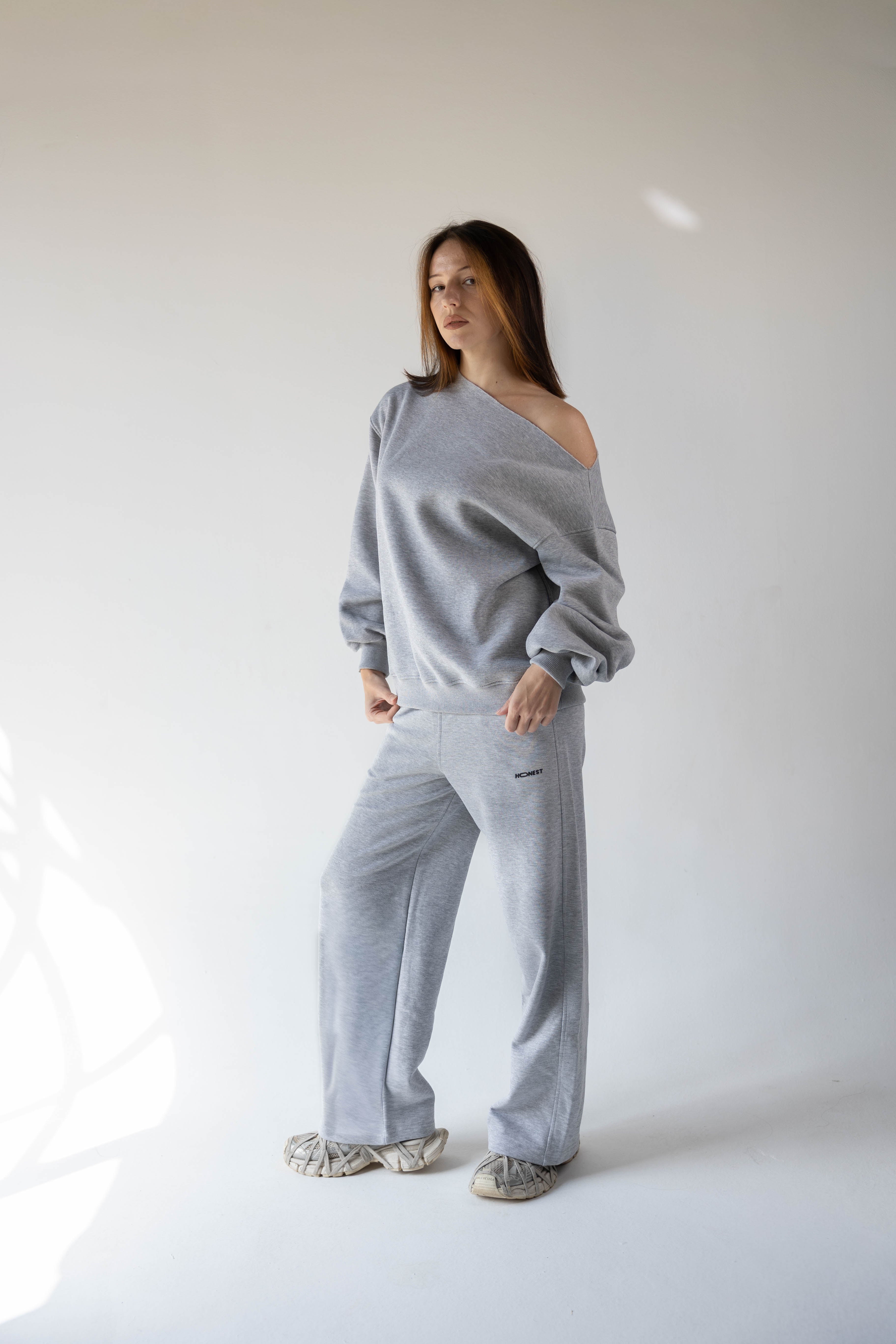 HONEST Off-Shoulder Sweatshirt