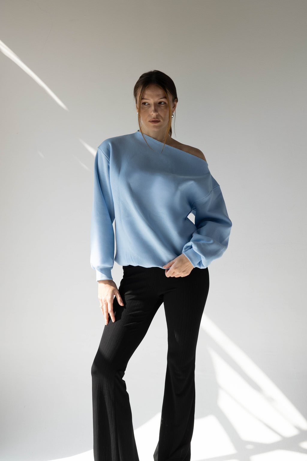 HONEST Off-Shoulder Sweatshirt