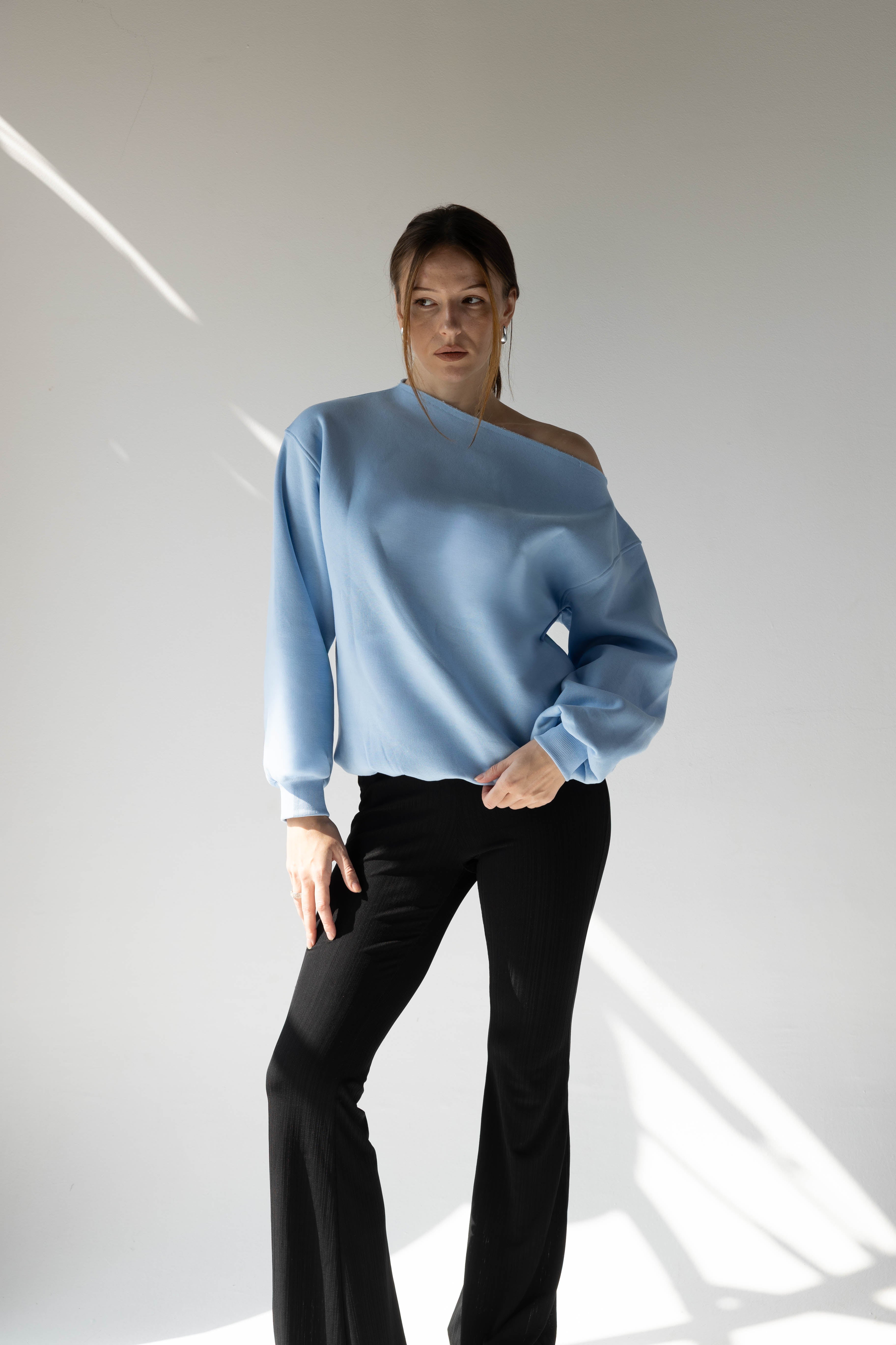 HONEST Off-Shoulder Sweatshirt