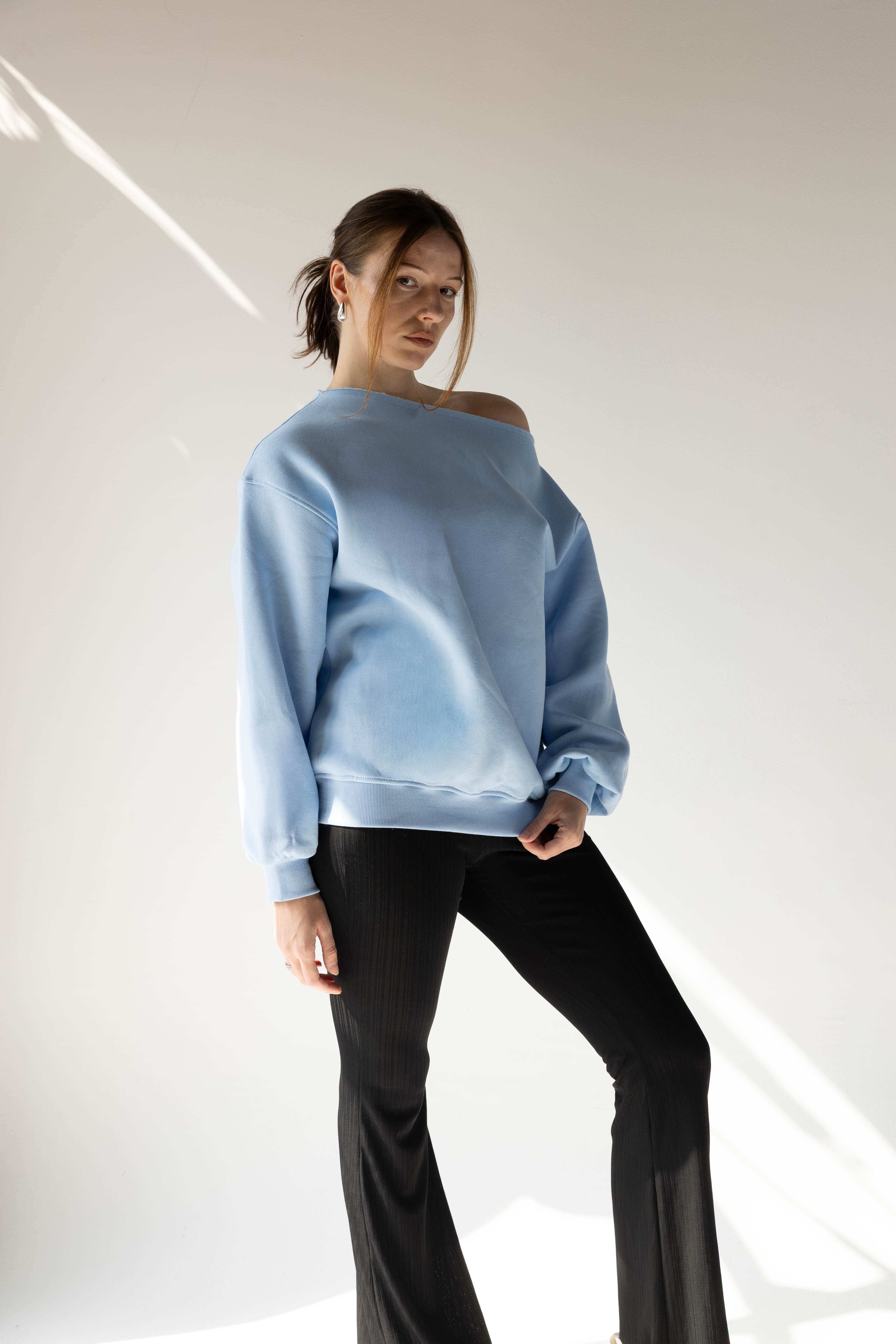 HONEST Off-Shoulder Sweatshirt