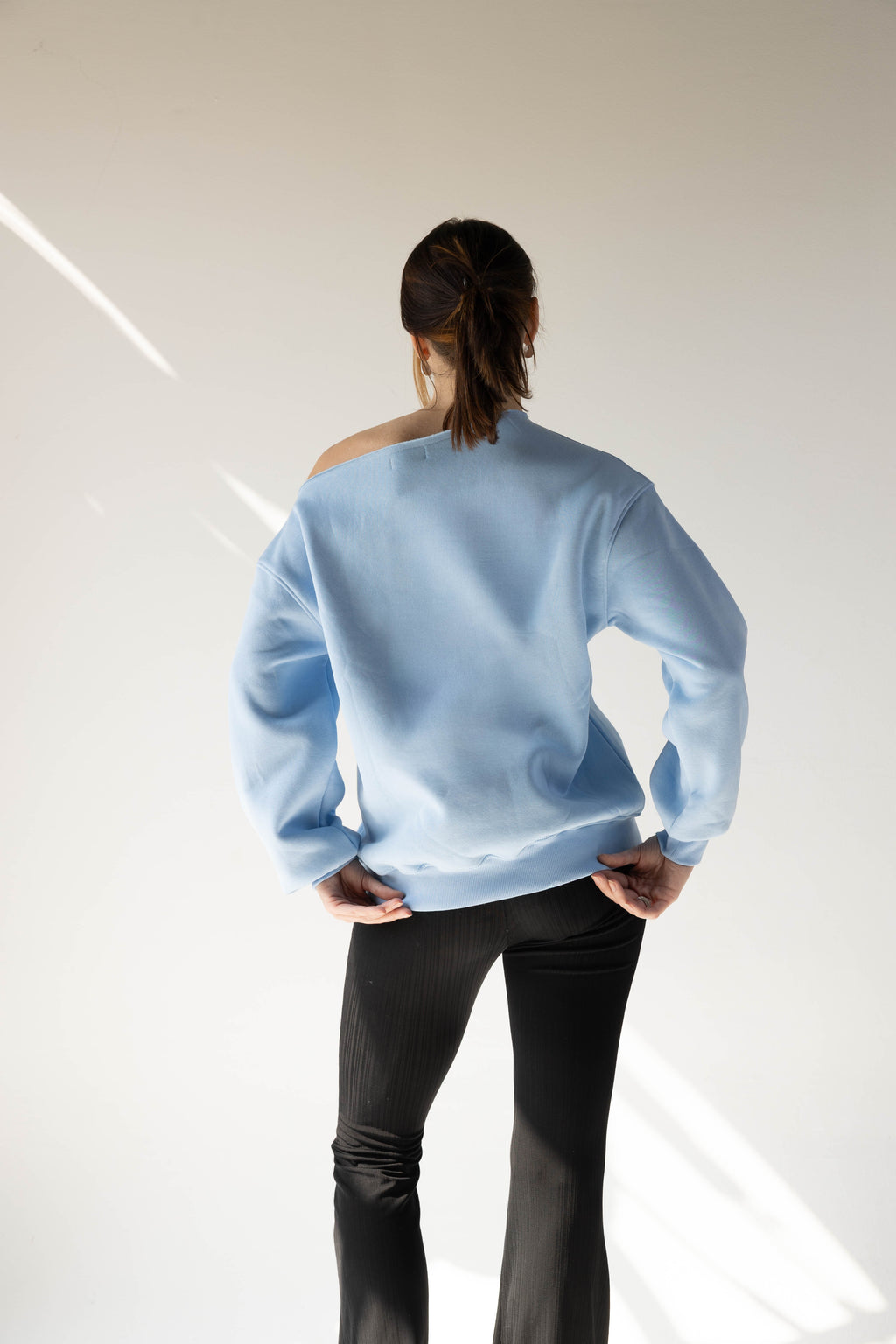 HONEST Off-Shoulder Sweatshirt