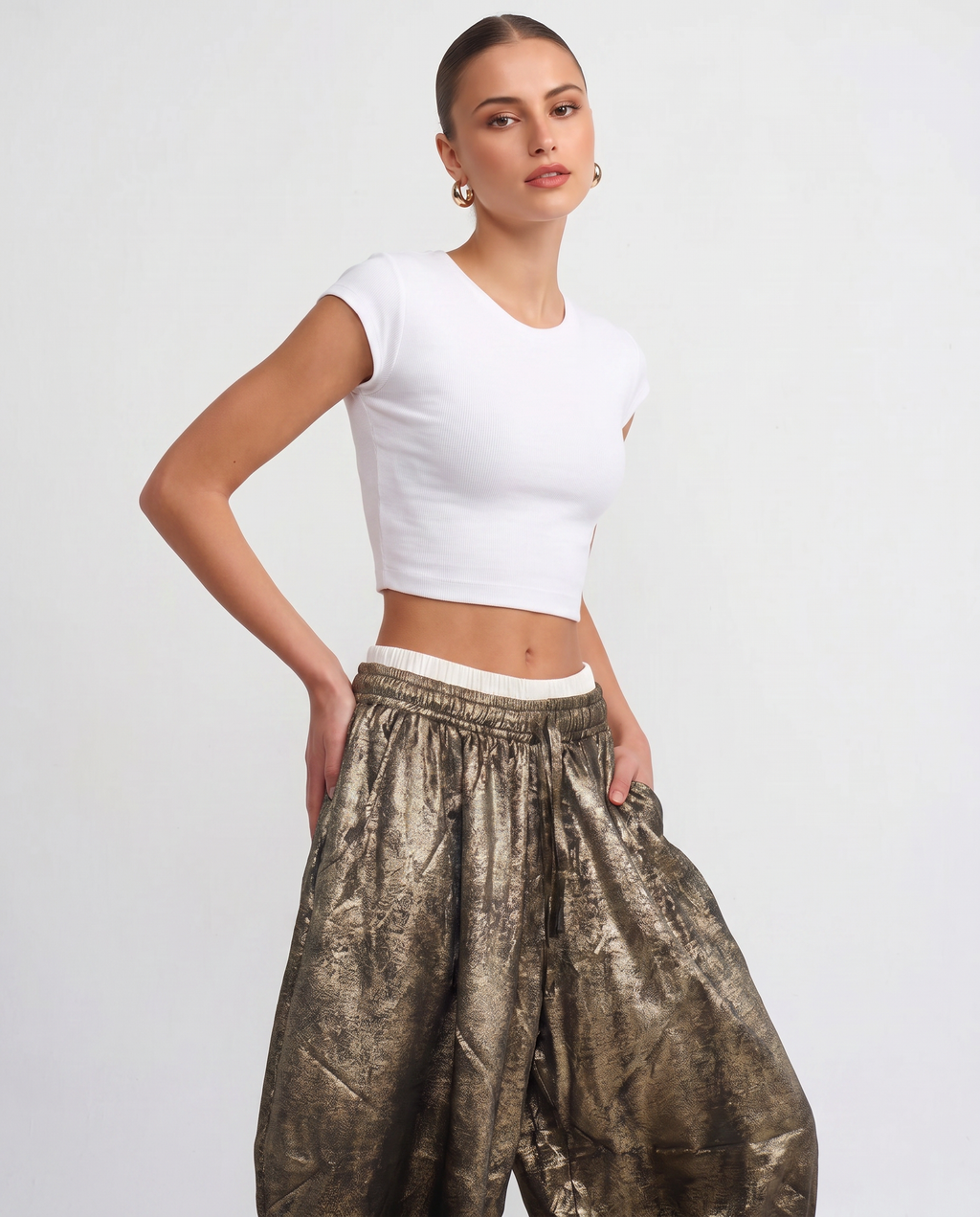 Metallic Shiny Pants – High Waist Statement Fashion Trousers